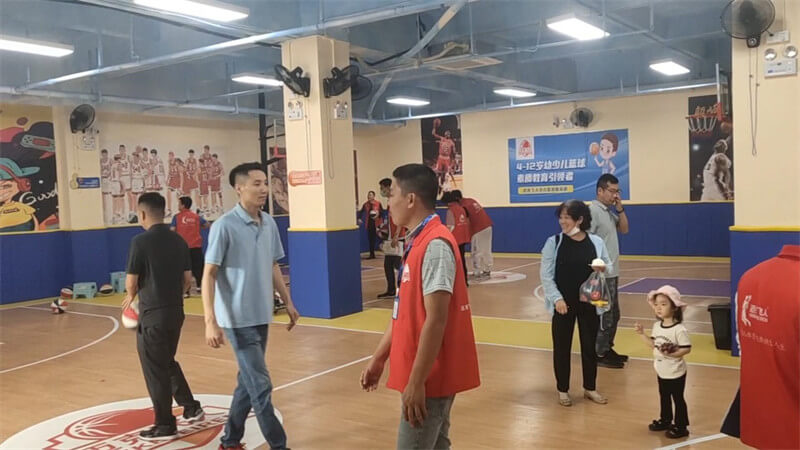 恭喜迈克飞人少儿篮球俱乐部广东珠海金湾区馆盛大开业_篮球馆开业_迈克飞人篮球加盟馆开业