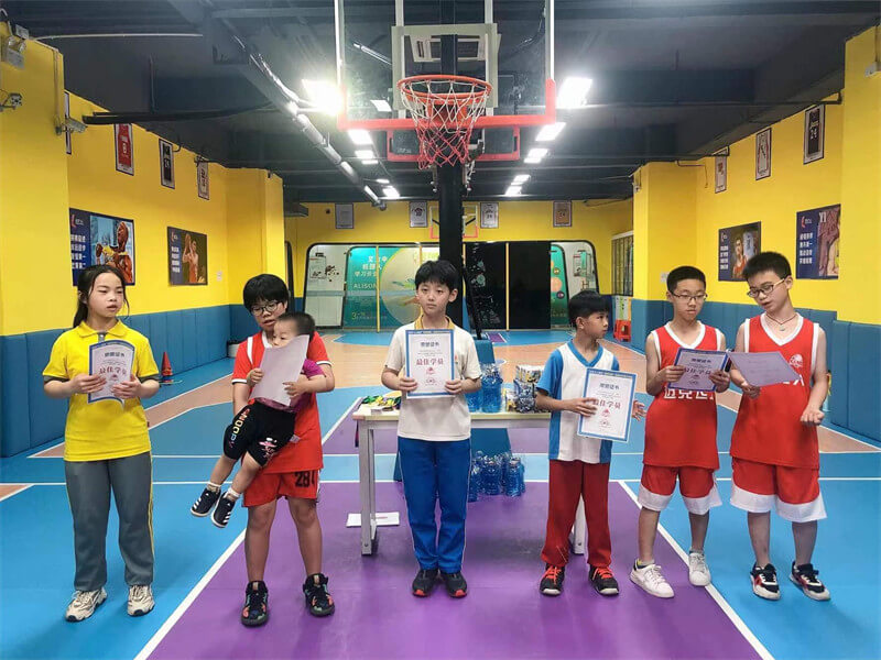 迈克飞人篮球俱乐部朝南国际场馆第一届嘉年华——亲子运动会圆满结束！(图5)