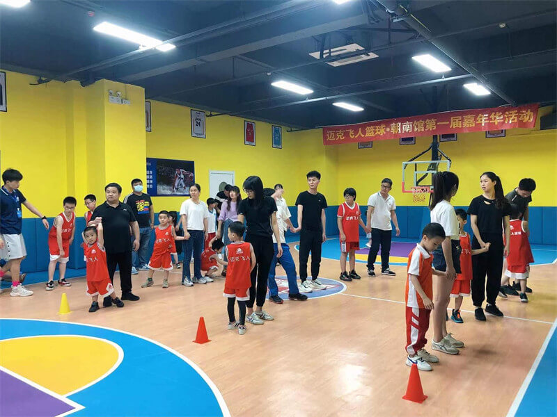 迈克飞人篮球俱乐部朝南国际场馆第一届嘉年华——亲子运动会圆满结束！(图6)